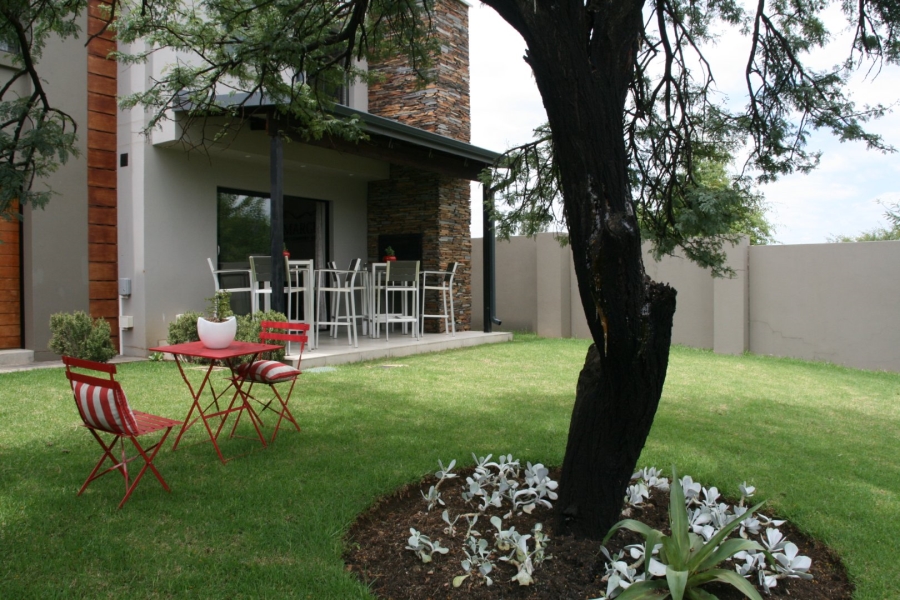 2 Bedroom Property for Sale in Hartbeespoort Rural North West